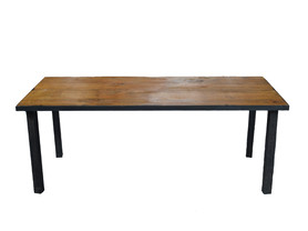 Mesa de forja y madera