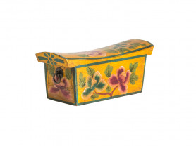 Caja amarilla y verde de flores